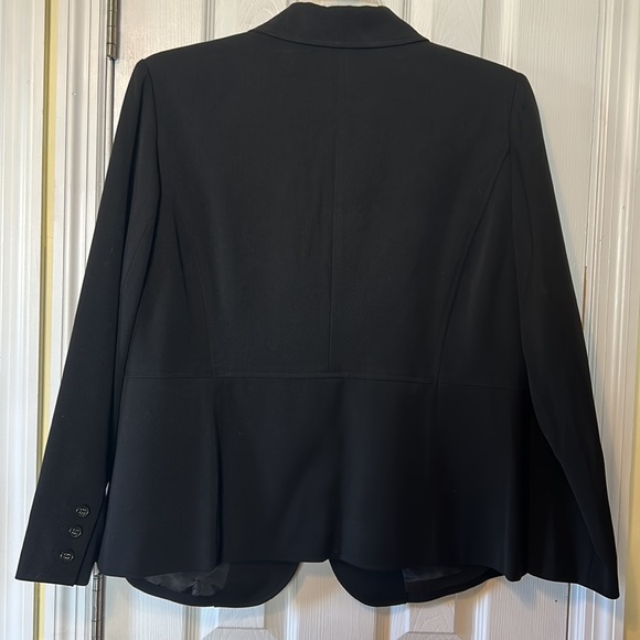 Black suit jacket - Picture 5 of 5
